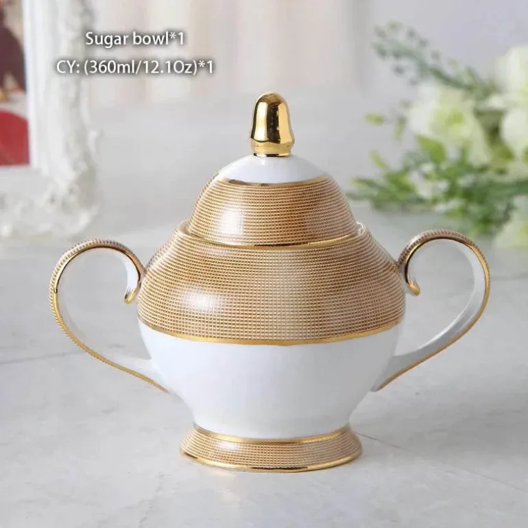 Luxuriöses Teeservice aus Knochenporzellan mit Goldbesatz, Teekanne, Kaffeetassen und Milchkännchen