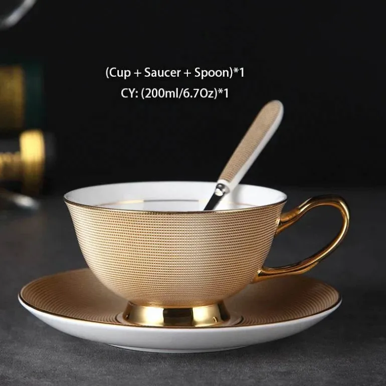 Luxuriöses Teeservice aus Knochenporzellan mit Goldbesatz, Teekanne, Kaffeetassen und Milchkännchen
