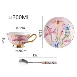 Luxuriöses Teeservice aus Porzellan mit Löffel „Lily“ – elegante Tasse und Untertasse