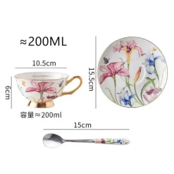 Luxuriöses Teeservice aus Porzellan mit Löffel „Lily“ – elegante Tasse und Untertasse