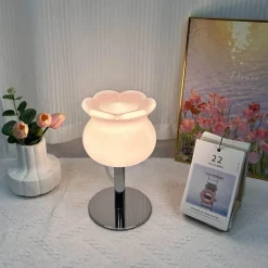 Maiglöckchen-Tischlampe – Elegante florale Beleuchtungsvorrichtung für Ihr Zuhause