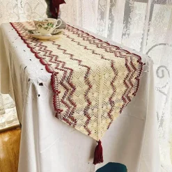 Makramee-Tischläufer – Wellenhohl-Design, dekorativer Akzent