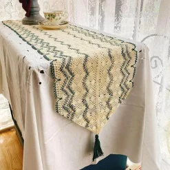 Makramee-Tischläufer – Wellenhohl-Design, dekorativer Akzent