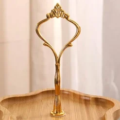 Mehrschichtiger Tortenständer aus Holz – Elegante Dessertpräsentation