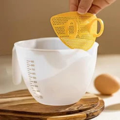 Messbecher mit Sieb – 2-in-1 Küchenwerkzeug