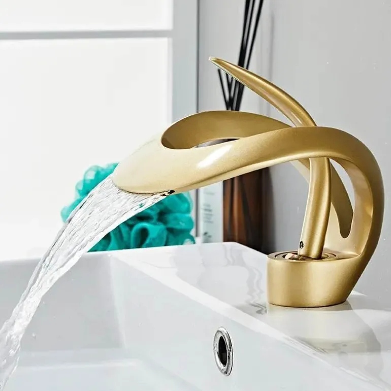 Messing-Wasserfall-Wasserhahn - Moderne Badezimmer-Küchenarmatur