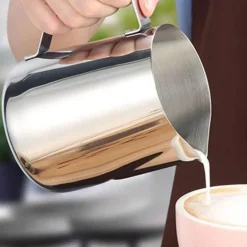 Milchaufschäumkrug aus Edelstahl – Barista-Werkzeug für Lattes und Cappuccinos