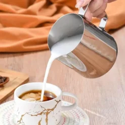 Milchaufschäumkrug aus Edelstahl – Barista-Werkzeug für Lattes und Cappuccinos