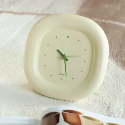 Minimalistische Bubble-Wanduhr – Modernes Dekor für Zuhause