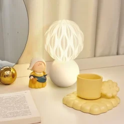 Minimalistische Keramik-Tischlampe – Moderne Beleuchtungsvorrichtung für Zuhause