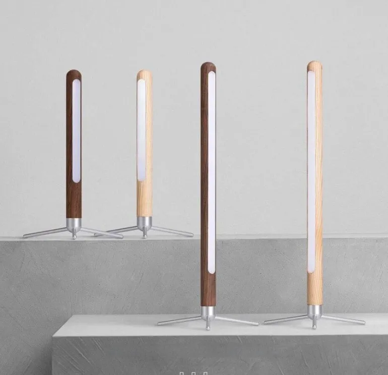 Minimalistische Schreibtischlampe aus Holz – Nordic Sky Design