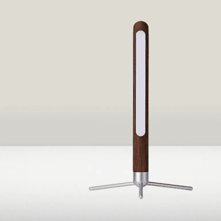 Minimalistische Schreibtischlampe aus Holz – Nordic Sky Design
