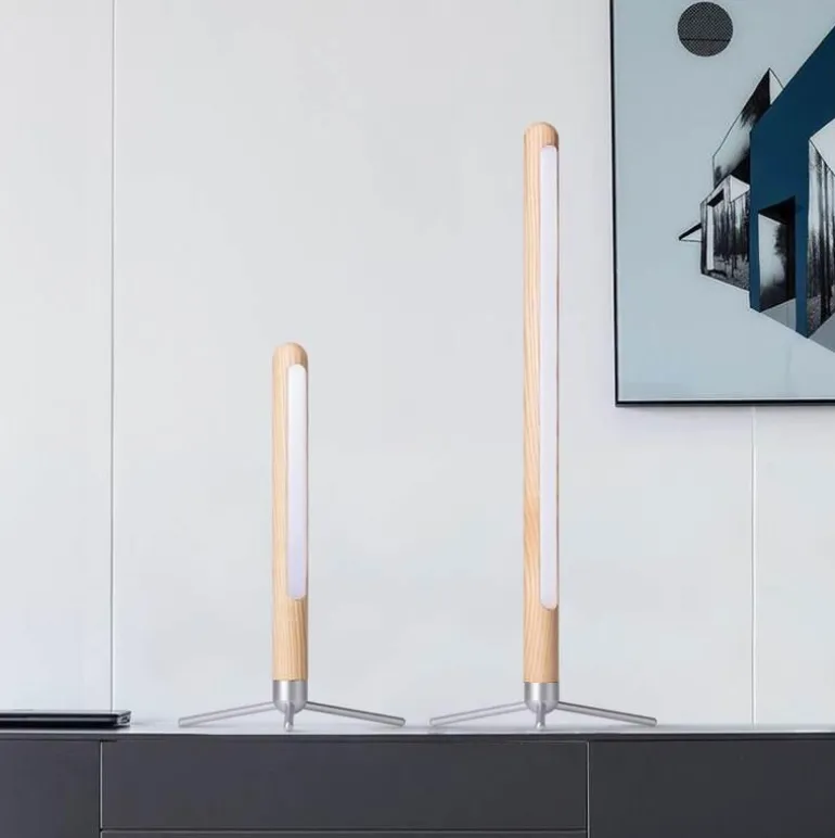 Minimalistische Schreibtischlampe aus Holz – Nordic Sky Design
