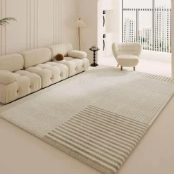 Minimalistischer Plüsch-Teppich – Weicher Teppich für modernes Dekor