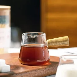 Mini-Milchkännchen mit Holzgriff – Messbecher für Espresso-Latte-Creamer