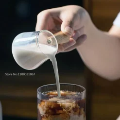 Mini-Milchkännchen mit Holzgriff – Messbecher für Espresso-Latte-Creamer
