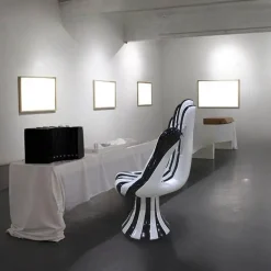 Modern Hand-Shaped Lounge Chair - Unique Artistic Furniture