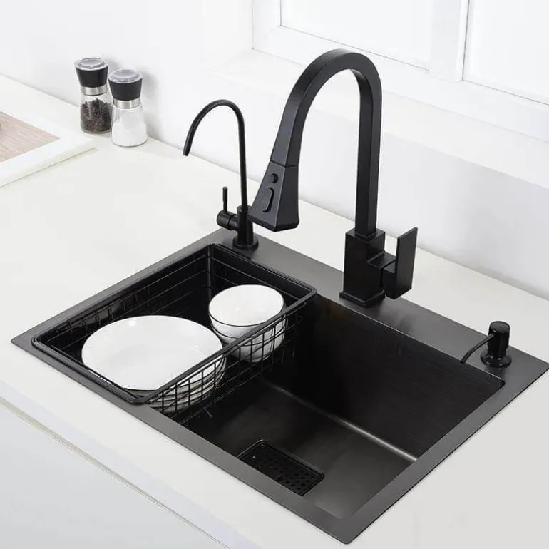 Moderne Küchenspüle aus Edelstahl – langlebiges und stilvolles Design