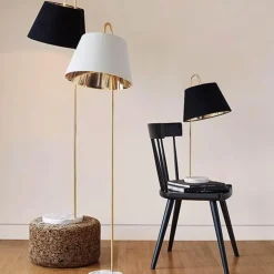 Moderne LED-Stehleuchte - Comet Lighting Fixture