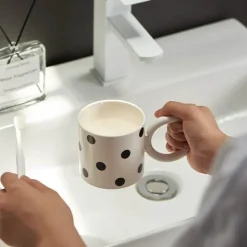 Moderne Porzellantasse – 300 ml Kaffeetasse mit Ringgriff