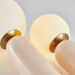 Moderne Schreibtischlampe – Kreative Beleuchtungslösung für Zuhause