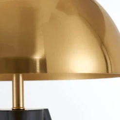 Moderne Stehlampe – Stilvolle Beleuchtung für die Inneneinrichtung