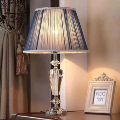 Moderne Tischlampe – Elegante Leuchte