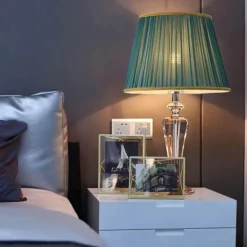 Moderne Tischlampe – Elegante Leuchte