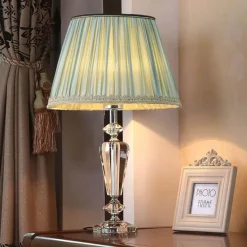 Moderne Tischlampe – Elegante Leuchte