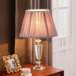 Moderne Tischlampe – Elegante Leuchte