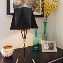 Moderne verstellbare Stehlampe – stilvolle Beleuchtungslösung