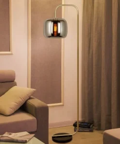 Moderne Windrad-Stehlampe – Dekorative Beleuchtungsvorrichtung