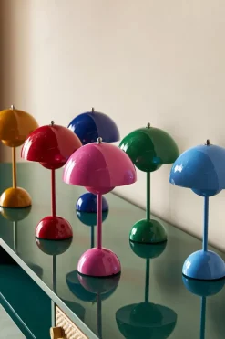 Moderner Beistelltisch aus Holz – Stilvolle Akzentmöbel