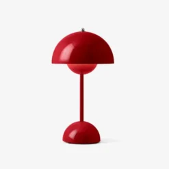 Moderner Beistelltisch aus Holz – Stilvolle Akzentmöbel