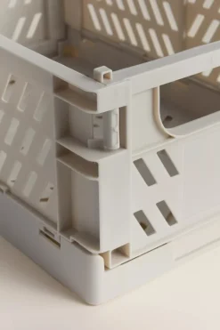 Moderner Beistelltisch aus Holz – Stilvolle Akzentmöbel