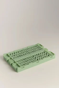 Moderner Beistelltisch aus Holz – Stilvolle Akzentmöbel