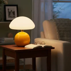 Moderner Beistelltisch aus Holz – Stilvolle Akzentmöbel