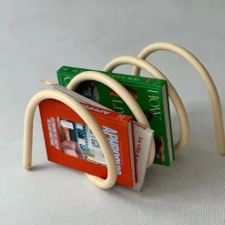 Moderner Beistelltisch aus Holz – Stilvolle Akzentmöbel