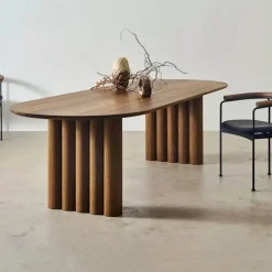 Moderner Esstisch aus Holz – Elegante Esszimmermöbel