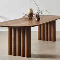 Moderner Esstisch aus Holz – Elegante Esszimmermöbel