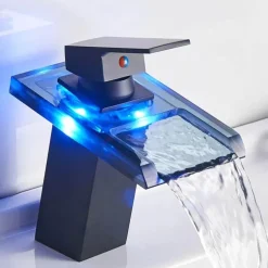 Moderner LED-Wasserhahn aus Messing – zeitgenössische Wasserfall-Badezimmerarmatur