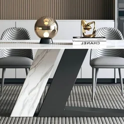 Moderner Marmor-Esstisch – elegantes rundes Design