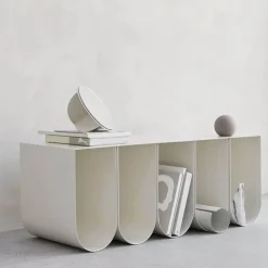 Moderner niedriger Konsolentisch – Stilvolles Aufbewahrungsmöbel