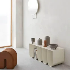 Moderner niedriger Konsolentisch – Stilvolles Aufbewahrungsmöbel