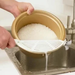 Multifunktionaler Reiswasch-Abtropflöffel