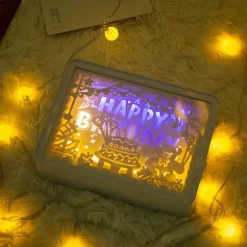 Nachtlampe aus Papierschnitzereien – Dekorative Stimmungsbeleuchtung