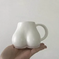 Niedliche Keramiktasse mit Hintern
