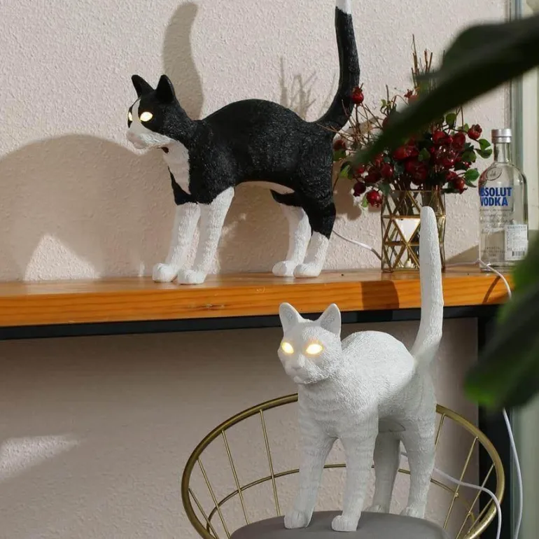 Nordic Cat Table Lamp - Decorative Resin Lighting Fixture