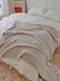 Nordische Decke – weicher, gemütlicher Überwurf für die Heimdekoration