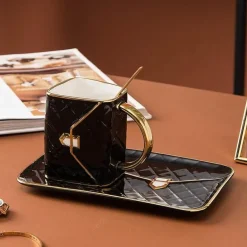 Nordische Handtaschentasse – Stilvolle Kaffeetasse aus Keramik